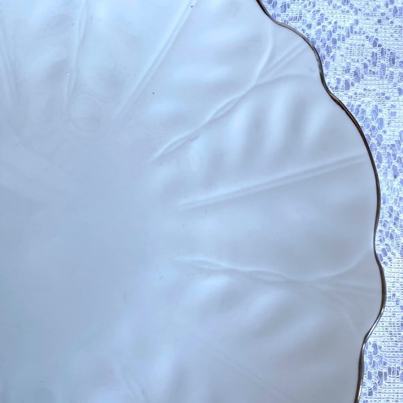 AYNSLEY “Spring Crocus” Dinner Plate - Glossy White, Platinum Trim - Picture 2 of 3